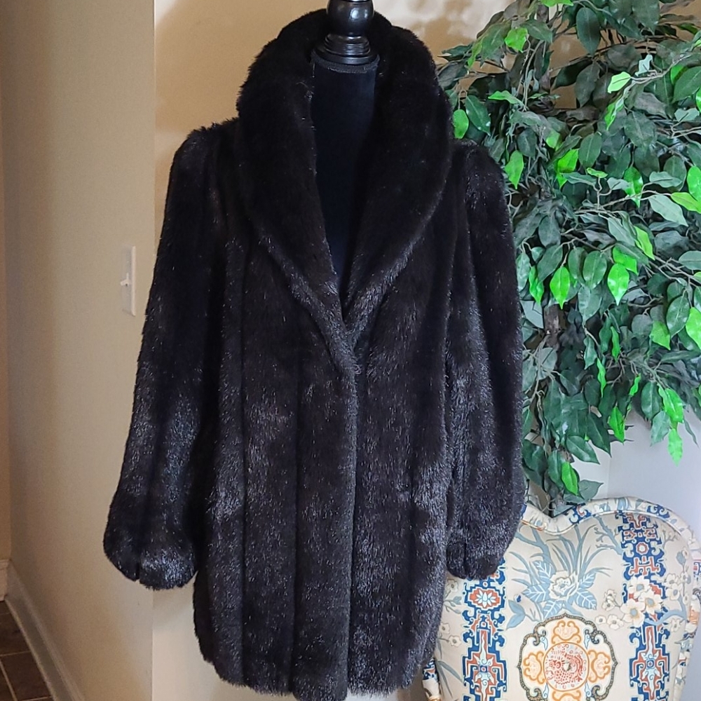 Vintage Faux Fur Coat!!